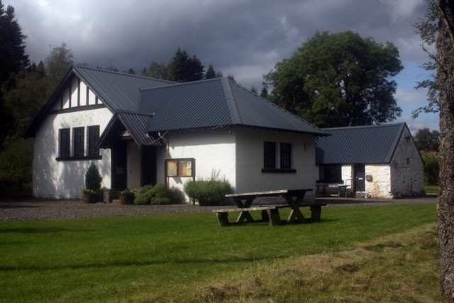 Blackwater Hall - accommodation in the Glenshee, Perthshire Glens